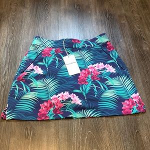 Womens skort. Size small. Never worn.